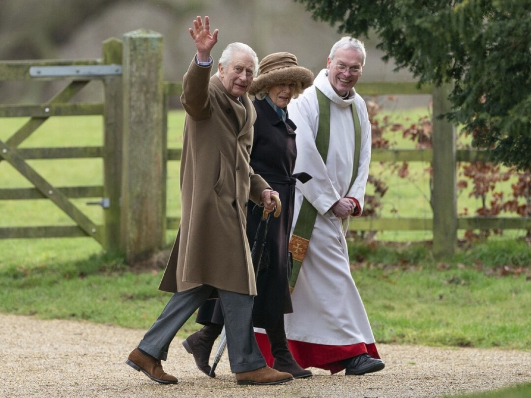 Le roi Charles III et son épouse Camilla allant à la messe dominicale, le 4 février 2024.