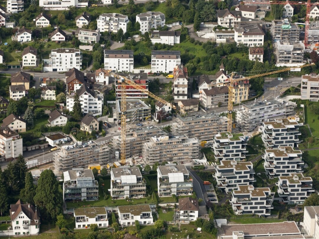 Optimiser la surface au sol est particulièrement indiqué dans les quartiers de villas, comme ici à Horgen en 2012 dans l’agglomération zurichoise.