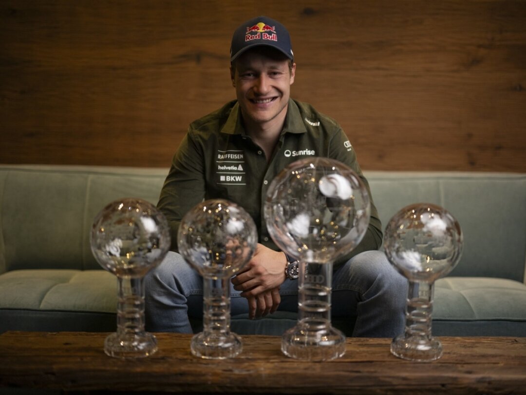 Marco Odermatt a remporté quatre globes de cristal en 2023/2024, dont celui du classement général de la Coupe du monde.
