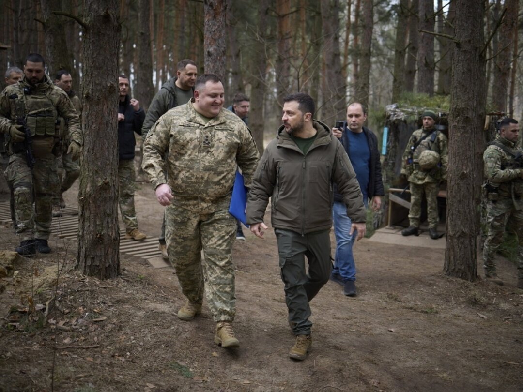 Le 27 mars 2024, Volodymyr Zelensky a rendu visite à la 117e brigade de défense territoriale, dans la région de Soumy.