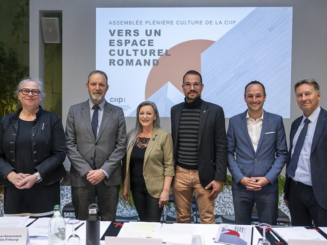 Six ministres de la culture cantonaux de Suisse romande étaient présents vendredi à Lausanne, avec en plus la ministre tessinoise qui est intervenue par vidéoconférence.