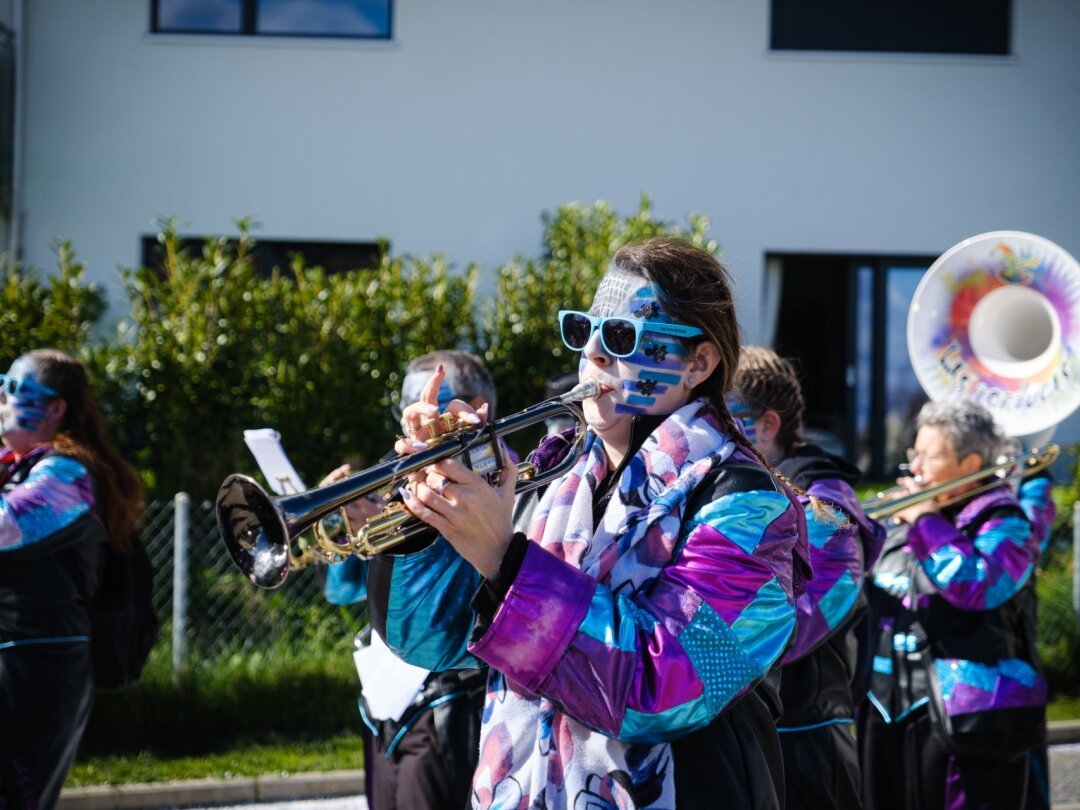 Les jeunesses de la région (ici, les Las Tortugas de Cossonay) ont répondu présentes pour le carnaval de Gimel.