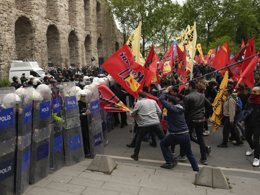 42000 policiers ont été mobilisés pour contrôler les manifestations du 1er mai, à Istanbul