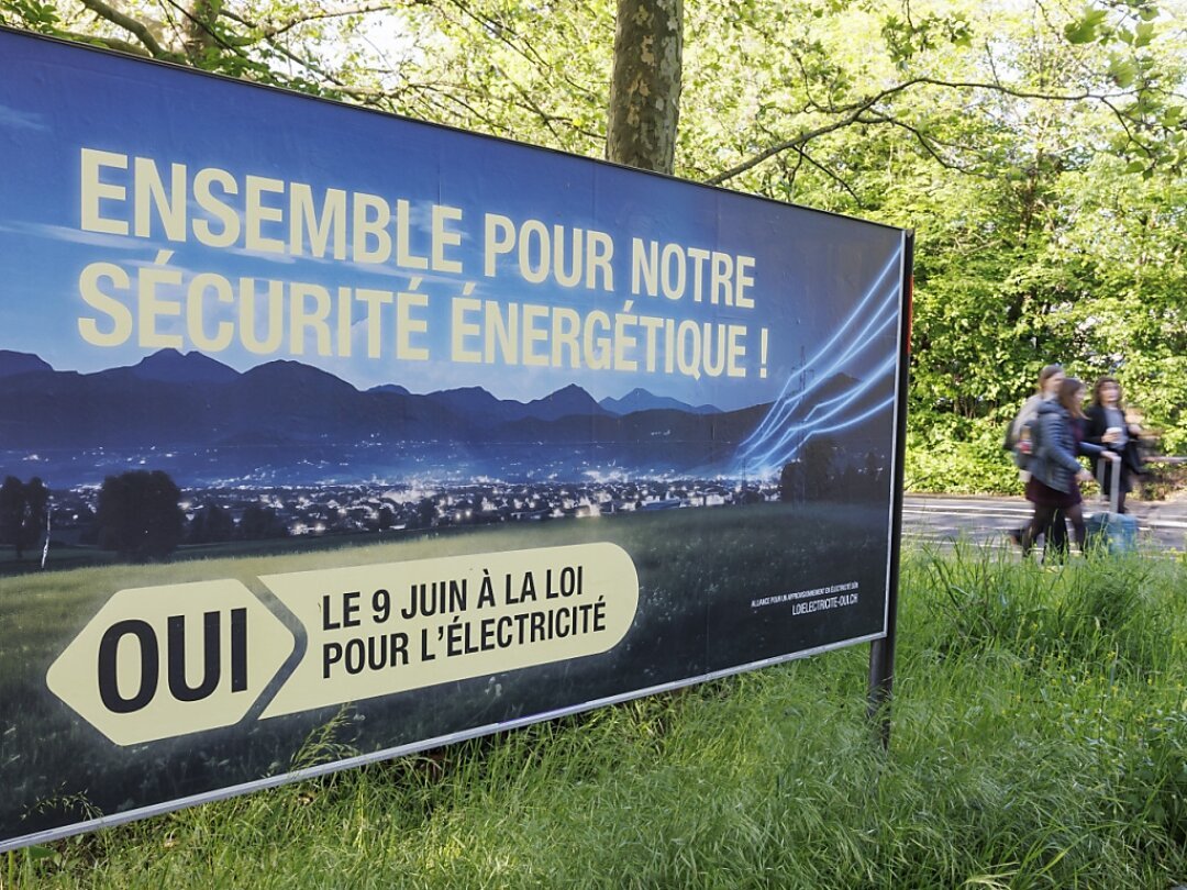 Les partisans à la loi sur l'électricité déboursent plus de 4 millions de francs pour défendre le texte soumis à votation le 9 juin.