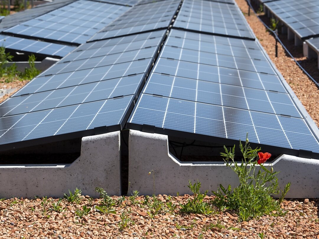 L'Etat de Vaud souhaite poser environ 6000 m2 de panneaux solaires par an pour assurer l'autonomie électrique de ses bâtiments administratifs (photo d'illustration).