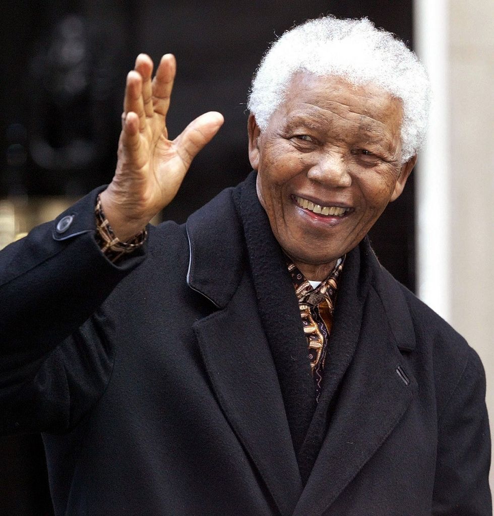 Nelson Mandela devient le premier président noir d'Afrique du Sud.