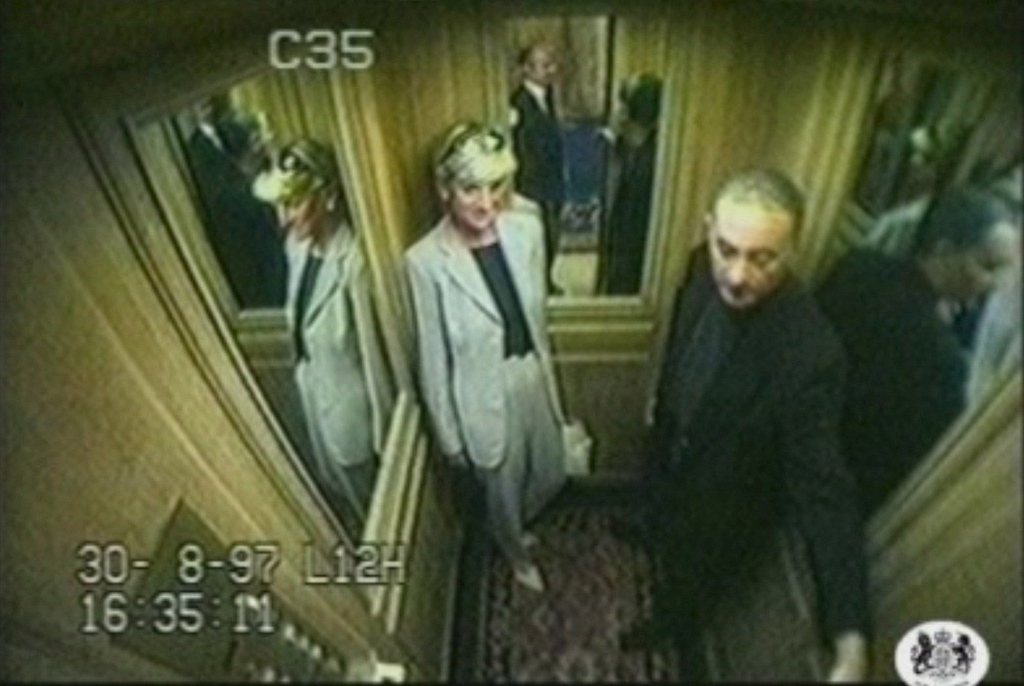 epa01138386 This image released by Britain's H.M. Coroner's office late 3rd October 2007 shows a CCTV frame of Princess Diana and her escort Dodi al Fayed in a lift of the Hotel Ritz in Paris after they arrived late afternoon on 30 August 1997. It was captured just hours before they met their deaths in a car crash. It was part of footage shown to jurors in the Inquest into the deaths of Princess Diana and Dodi at the High Court in London 3rd October. (PLEASE NOTE MANDATORY RESTRICTIONS)  EPA/www.scottbaker-inquests.gov.uk UK AND IRELAND OUT NO MAGS NO SALES NO ARCHIVE - PHOTOGRAPH CANNOT BE STORED OR USED FOR MORE THAN 14 DAYS AFTER THE DAY OF TRANSMISSION EDITORIAL USE ONLY EDITORIAL USE ONLY
