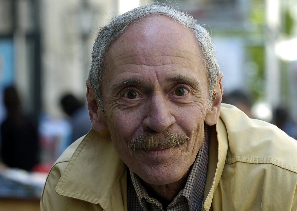 Jean-Luc Benoziglio vivait à Paris depuis une quarantaine d'années. 