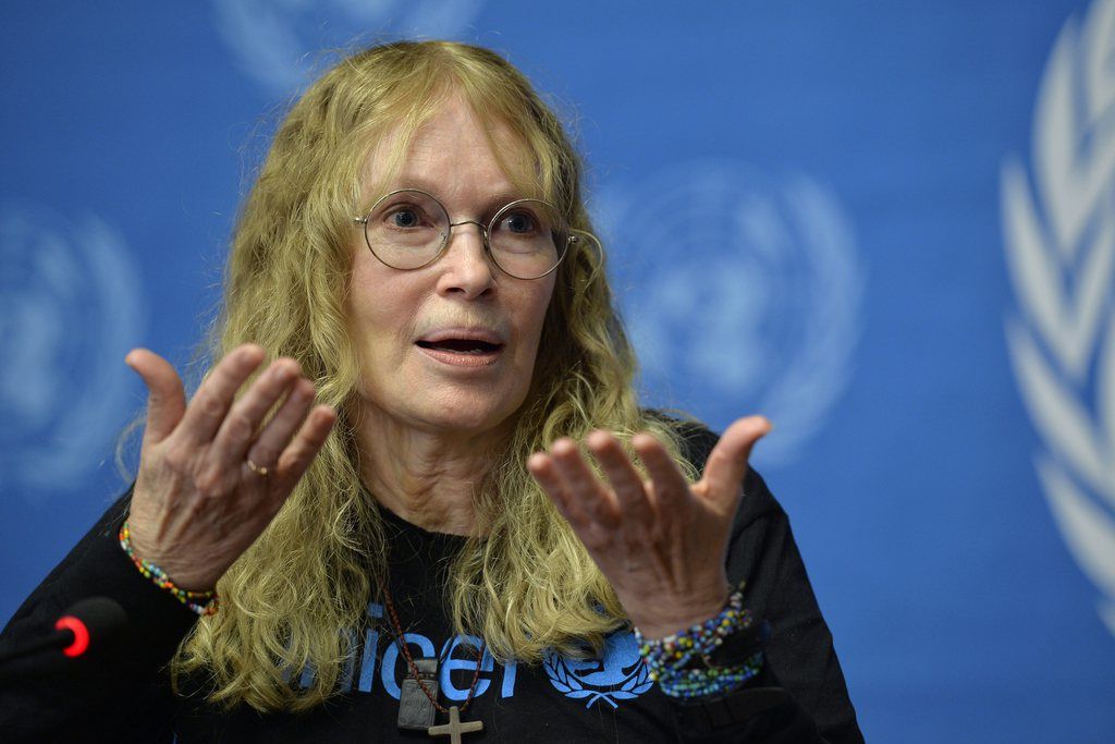 L'ambassadrice de bonne volonté de l'UNICEF Mia Farrow. 