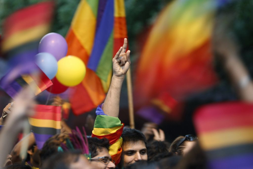 Jusqu'à présent, la loi pénale qualifie l'homosexualité de comportement "contre nature" puni d'une amende et de dix années d'emprisonnement.