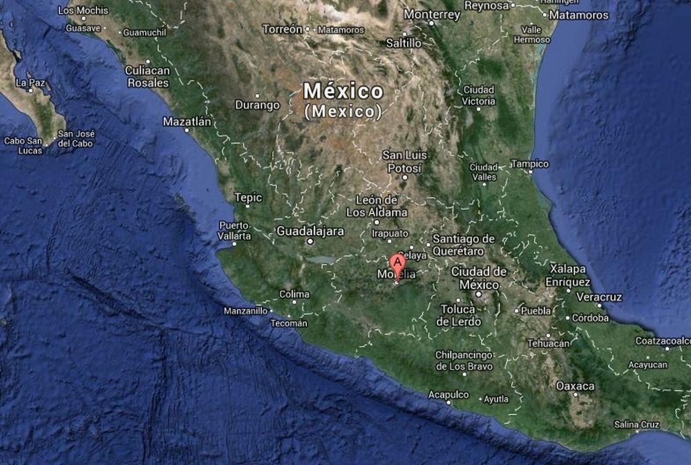 Trois corps ont été déposés dans une rue d'un faubourg de Morelia et deux autres sur une place de quartier dans la partie sud de la capitale du Michoacan.