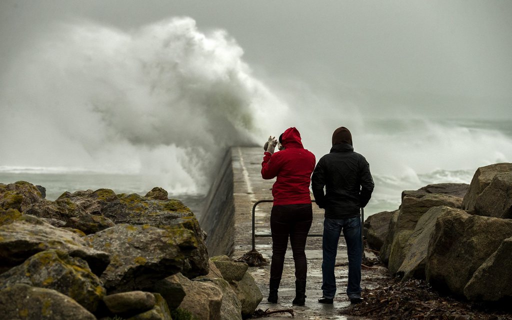 La Bretagne reste en état d'alerte. 