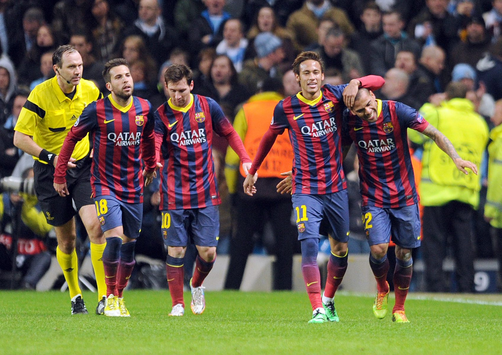 Vainqueurs 2-0, les Blaugranas (ici Jordi Alba, Neymar et Daniel Alves, de gauche à droite) peuvent envisager sereinement le match retour au Camp Nou.