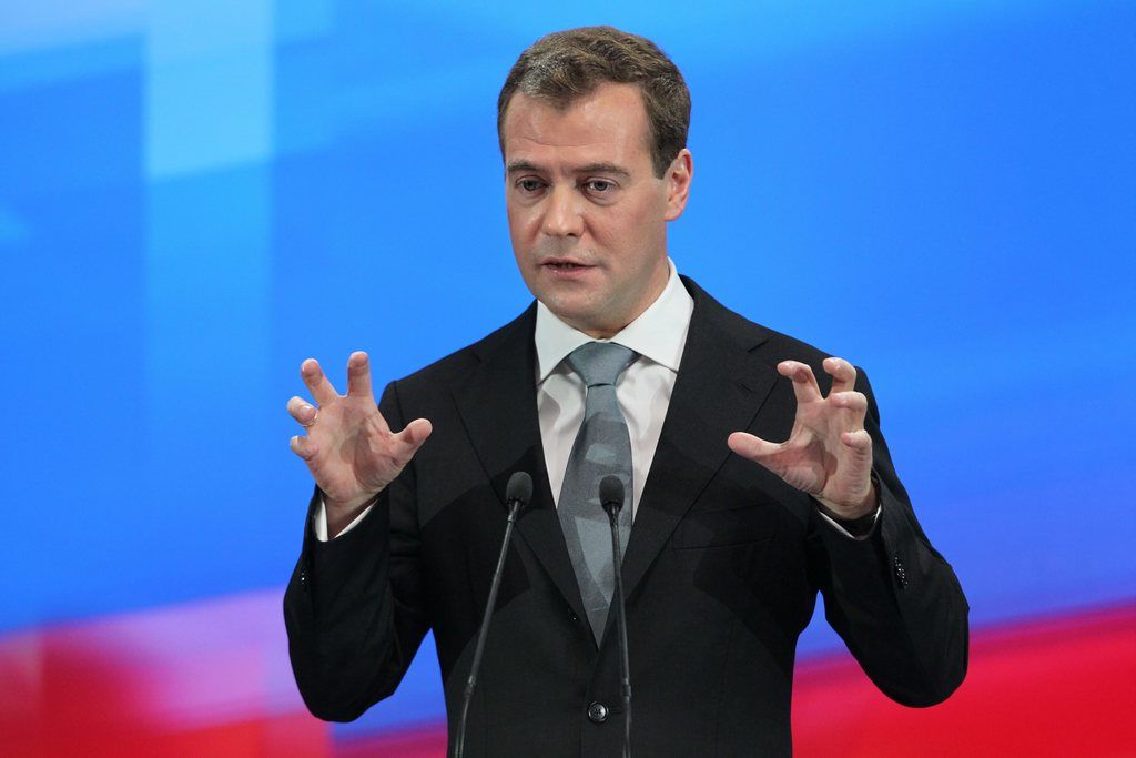 Les déclarations de M. Medvedev sont la première réaction publique d'un dirigeant russe à l'arrivée au pouvoir de l'opposition.