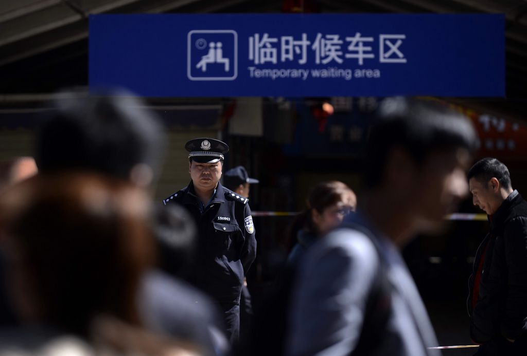 La police a verouillé le secteur de la gare de Kunming après l'attaque.