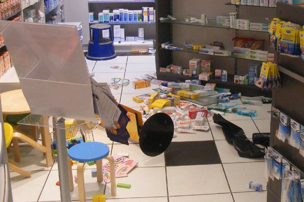 Le 14 décembre 2013, une pharmacie de Morat avait déposé plainte pour vol d'argent liquide, de parfums et de produits cosmétiques.