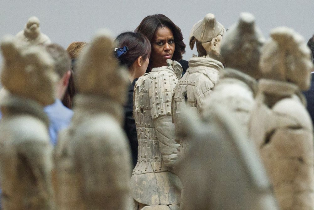 Michelle Obama et ses filles de passage dans la ville de Xian (nord) pour y voir l'armée de terre cuite.