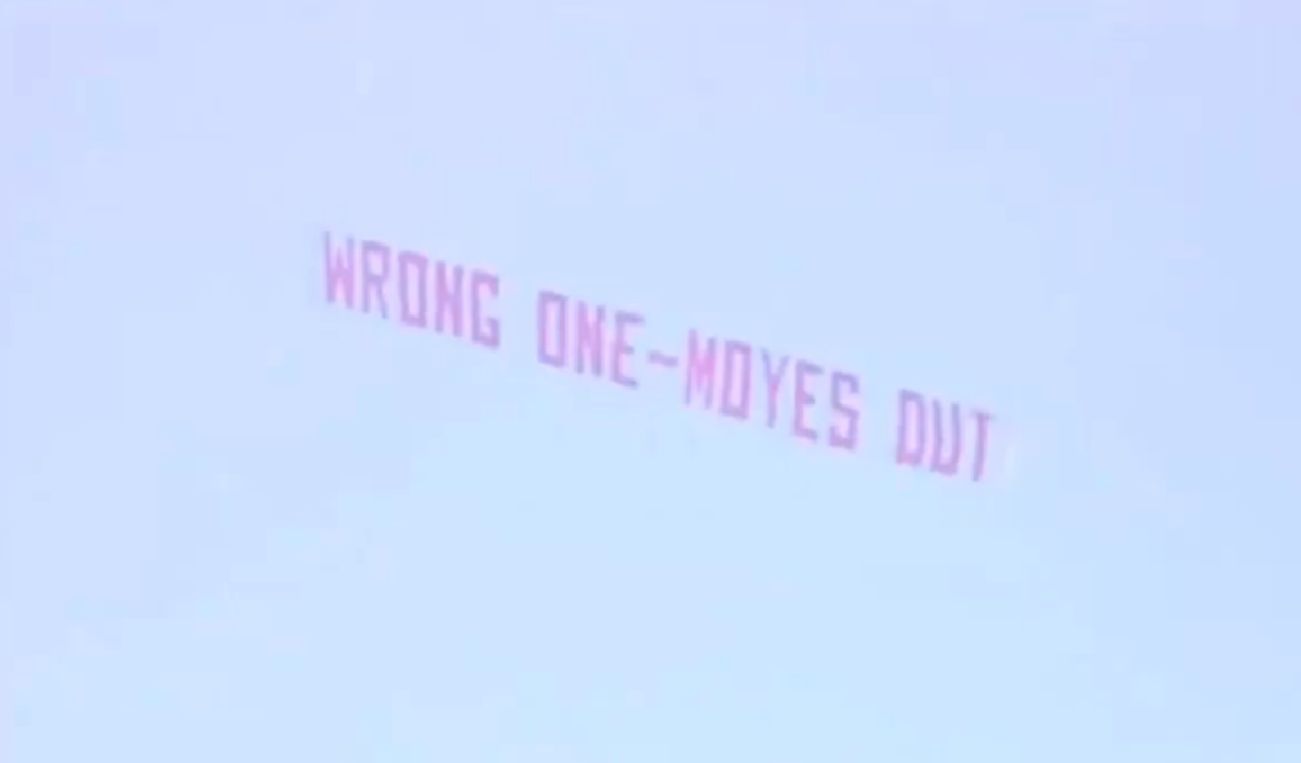 David Moyes est très contesté par les supporters d'Old Trafford. Ceux-ci le lui ont fait comprendre d'une manière aussi originale que spectaculaire.