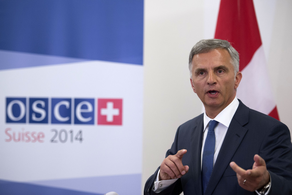Le but de la mission de l'OSCE est d'éliminer la méfiance qui règne entre les deux camps. 