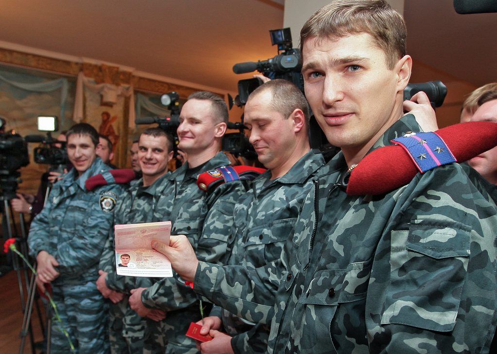 Un ancien membre de la police antiémeute ukrainienne a choisi de prendre la nationalité russe. 