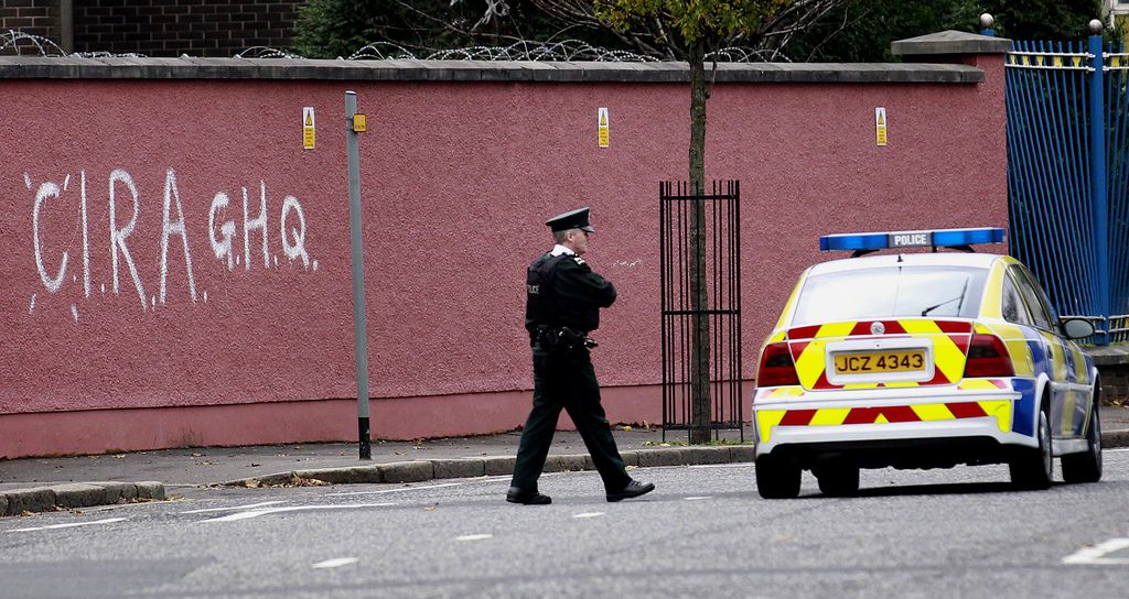 Les attentats à la bombe n'ont pas cessé en Irlande du nord. 