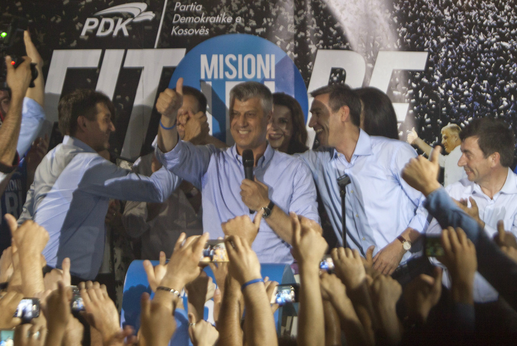 Le parti démocratique du Kosovo (PDK) du premier ministre sortant Hashim Thaçi s'est proclamé dimanche vainqueur des élections législatives anticipées. 