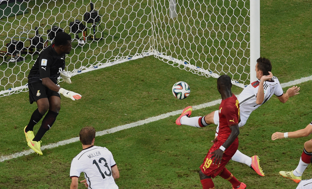 En égalisant à 2 partout face au Ghana samedi, l'Allemand Miroslav Klose inscrit son 15e but en Coupe du monde et rejoint le recordman brésilien Ronaldo. 