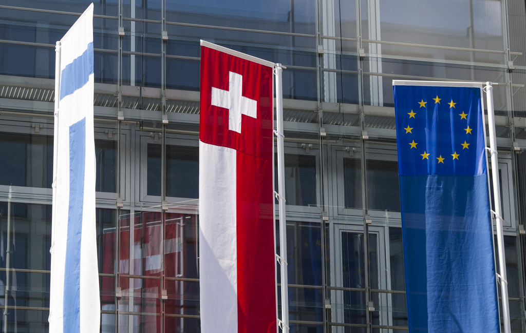 Les ministres des finances de l'Union européenne (UE) devraient adopter vendredi à Luxembourg une déclaration commune mettant fin à des années de tensions avec la Suisse sur la fiscalité.