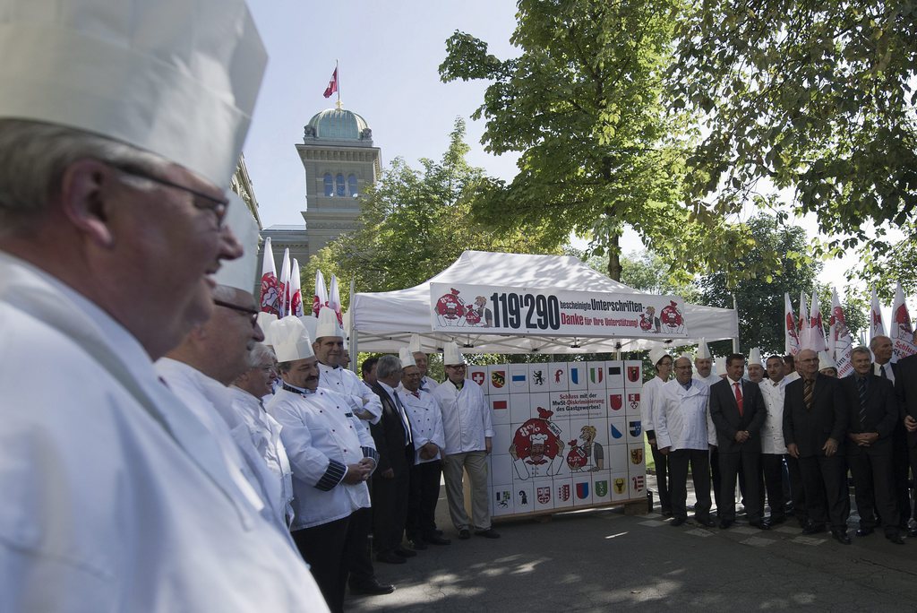 L'initiative de Gastrosuisse pour une TVA non discriminatoire n'obtient le soutien d'aucune formation politique.