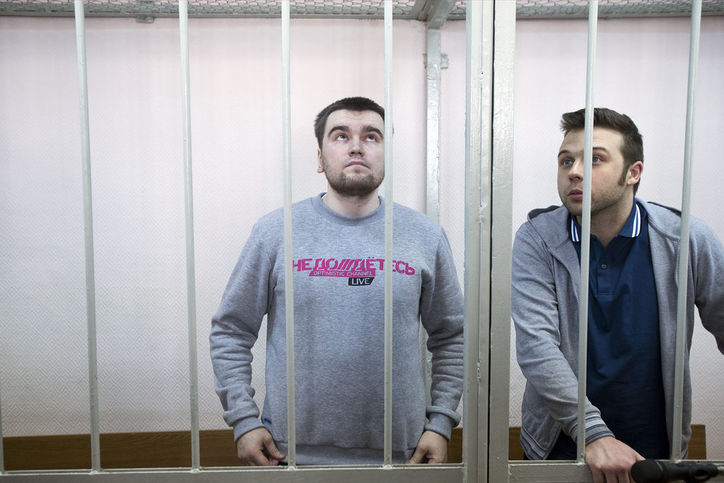 Les activistes Alexey Gaskarov, au centre, et Ilya Guschin à droite.