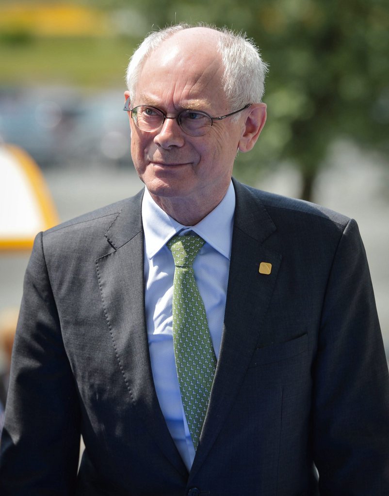 epa04282844 European Council President Herman van Rompuy arrives at the European People's Party (EPP) Summit ahead of the European Council in Kortrijk, Belgium, 26 June 2014. The main topic of the meeting will be the negotiation for the next presidency of the European Commission.  EPA/STEPHANIE LECOCQ