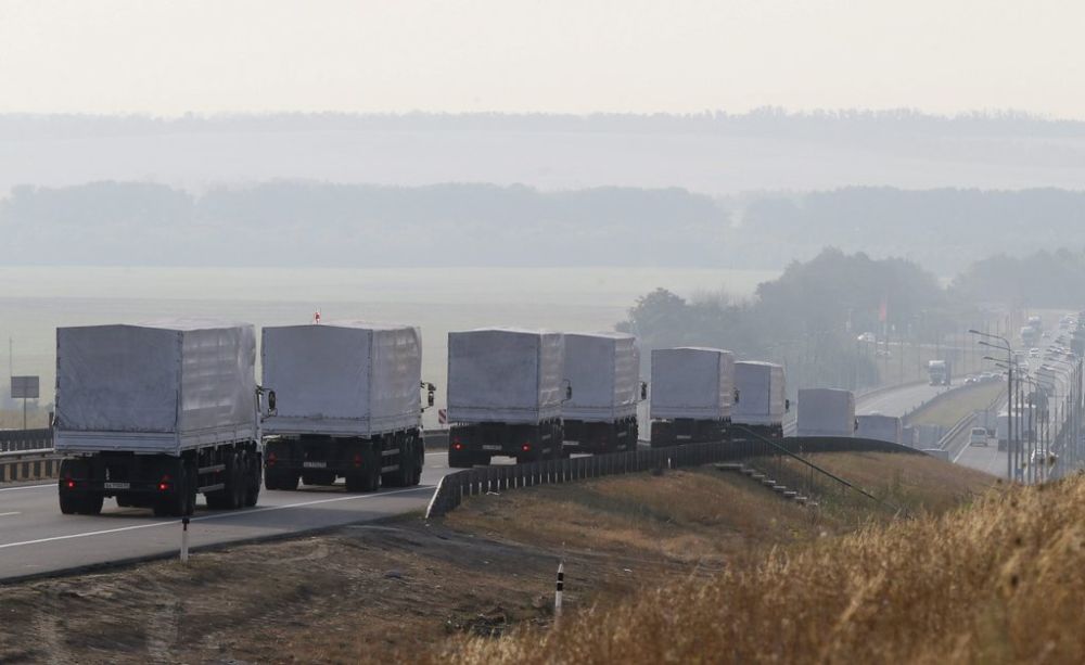 L'imposant convoi russe est toujours en route pour l'Ukraine.