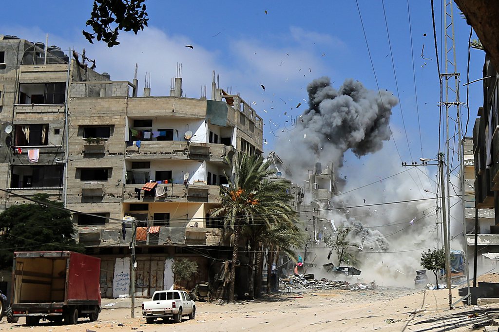 Les tirs de roquettes sur Israël viennent maintenant aussi de Syrie et du Liban. Les raids aériens sur Gaza, eux, continuent.