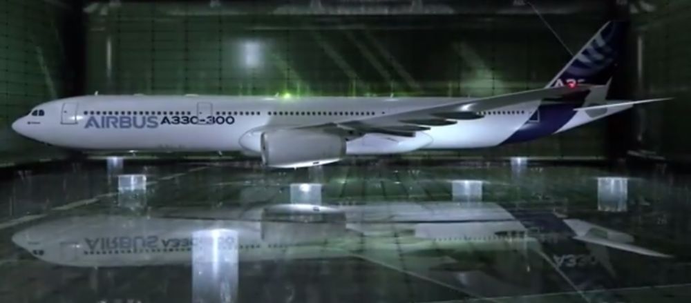 Airbus a dominé lundi l'ouverture du salon de Farnborough, événement aéronautique de l'année, avec le lancement très attendu d'une version remotorisée de son long-courrier A330.