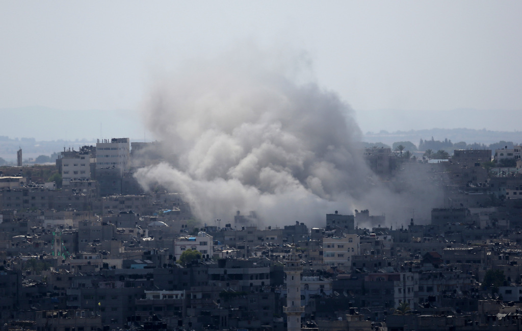 La Ligue arabe a exhorté lundi la communauté internationale à protéger la bande de Gaza, où une offensive de l'aviation israélienne a tué en sept jours plus de 170 Palestiniens. 