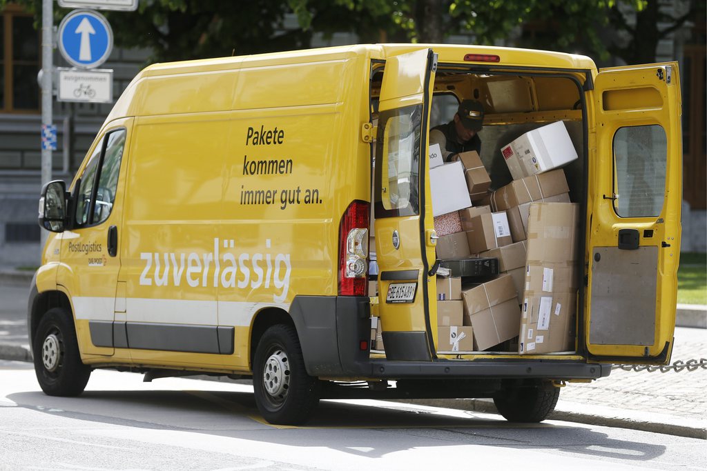 La Poste traite jusqu'à un million de paquets par jour durant la période de Noël.