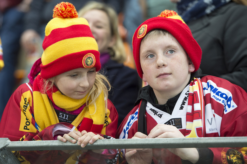 De jeunes supporters de Langnau. 