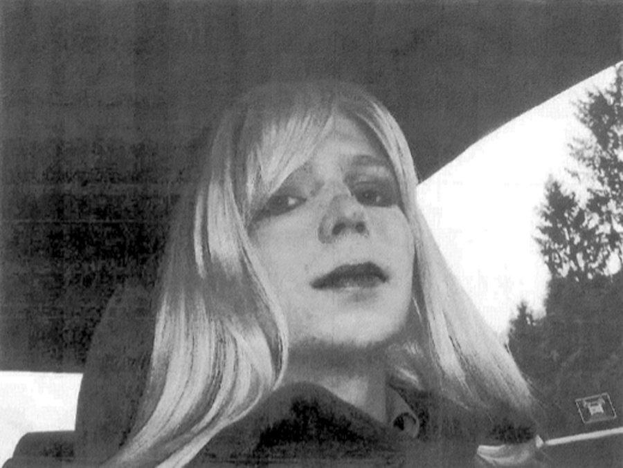 Chelsea Manning avait obtenu de pouvoir changer de prénom et de recevoir un traitement hormonal pour changer son apparence physique.