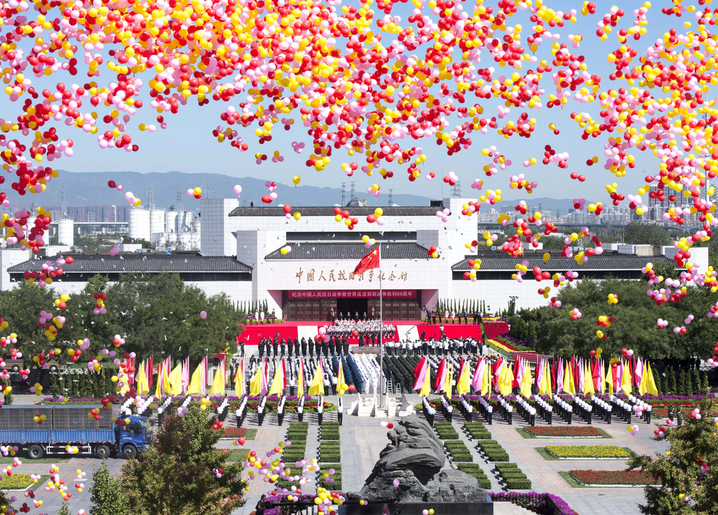 La Chine a célébré mercredi sa victoire contre le Japon lors de la Deuxième Guerre mondiale avec une solennité inédite. Une cérémonie a rassemblé à Pékin la totalité des plus hauts dirigeants du pays, tandis que les relations entre les deux voisins asiatiques se sont dégradées depuis plusieurs mois.