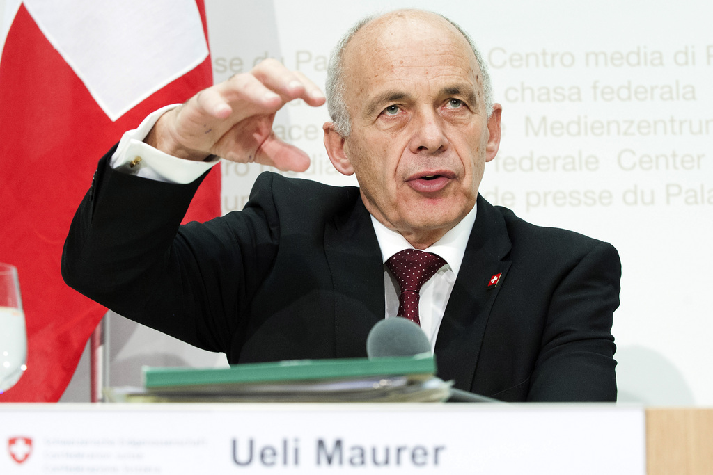 Même l'UDC, parti du ministre de la défense Ueli Maurer, appelle elle aussi à des "corrections".