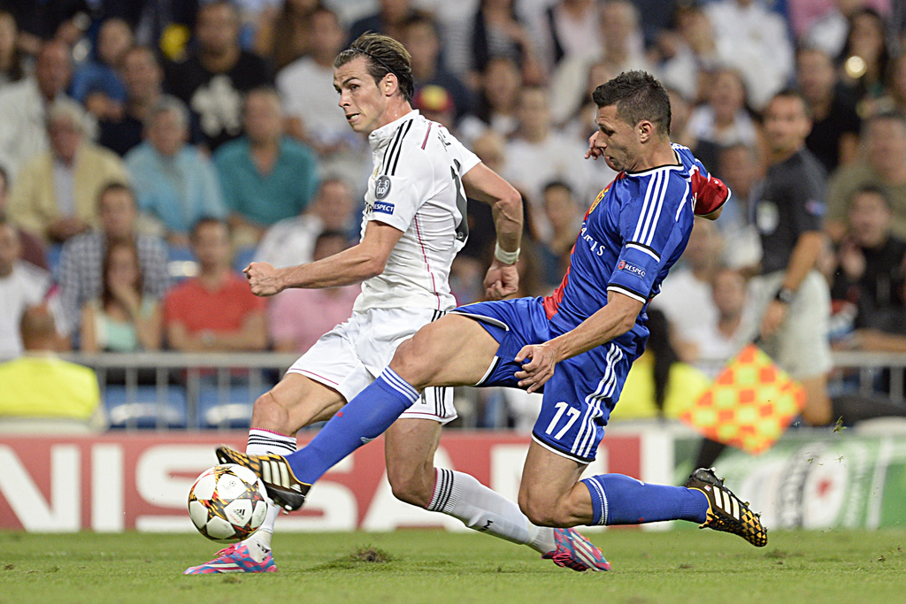 Gareth Bale a une longueur d'avance sur Marek Suchy, à l'image de leurs clubs respectifs.