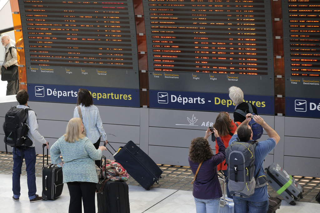 Le gouvernement français a appelé mercredi à l'arrêt du bras de fer entre la compagnie Air France et ses pilotes, en grève pour le troisième jour consécutif. 40% des avions tricolores seulement étaient prévus au décollage.