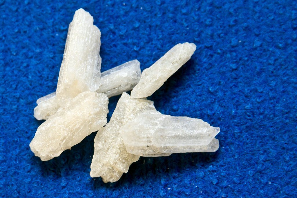 Un important trafic de méthamphétamine a été démantelé dans le canton de Berne. Onze personnes sont accusées d'avoir vendu plus de 3 kilos de Crystal ainsi qu'au moins 15'000 pilules thaïes dans les régions de Bienne, de Berne et de Thoune.