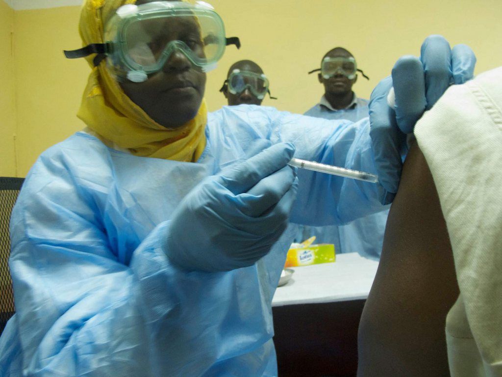 La Sierra Leone va imposer à tous ses habitants un confinement de trois jours, du 19 au 21 septembre. Les autorités veulent ainsi essayer d'enrayer la propagation du virus Ebola à travers le pays.