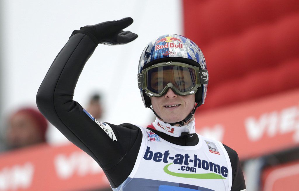 epa04008149 Thomas Morgenstern of Austria reacts after his jump at the Four Hills ski jumping tournament in Innsbruck, Austria, 04 January 2014.  EPA/GEORG HOCHMUTH