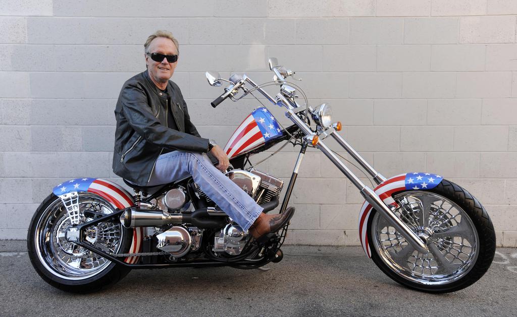 La mythique moto conduite par Peter Fonda dans "Easy Rider", film culte de 1969, va être vendue aux enchères en Californie. La maison de vente prévoit qu'elle pourrait s'adjuger pour au moins un million de dollars.