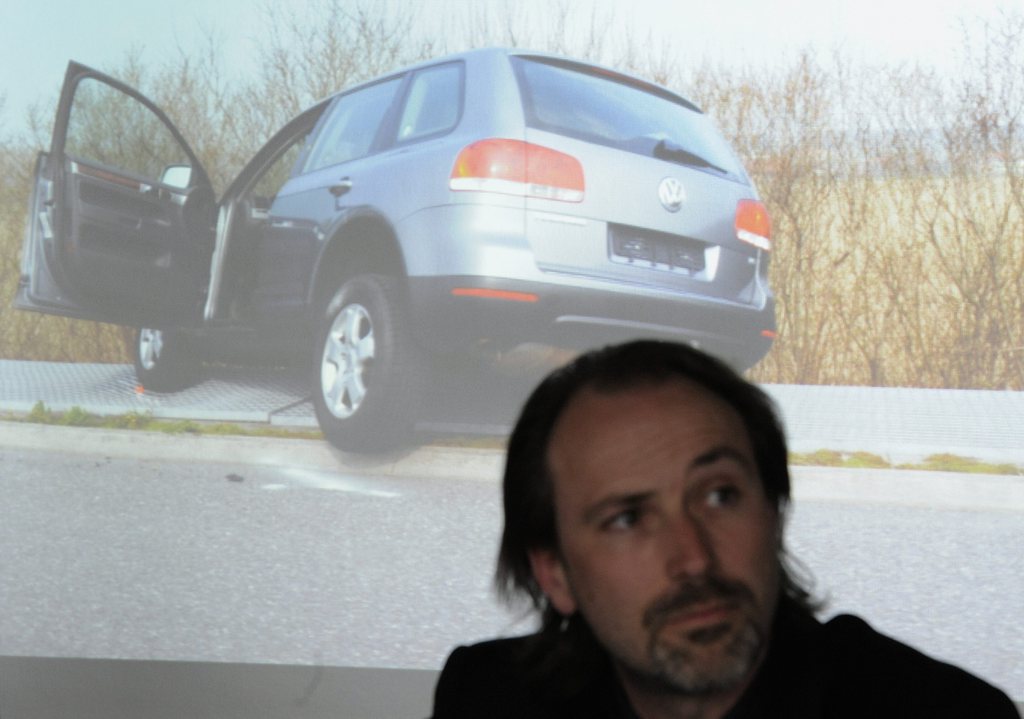Dans l'affaire du tir fatal sur l'A1 dans le tunnel de Sévaz (FR) en 2010, le policier est acquitté. Le Tribunal pénal de la Broye a en revanche condamné mardi le conducteur de la voiture à 15 mois de prison ferme.
