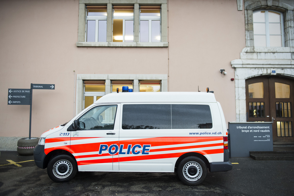 Le Tribunal correctionnel d'Yverdon-les-Bains (VD) a condamné un pyromane à quatre ans d'emprisonnement, selon le jugement communiqué vendredi par son avocate. La peine a été suspendue au bénéfice d'un traitement institutionnel.