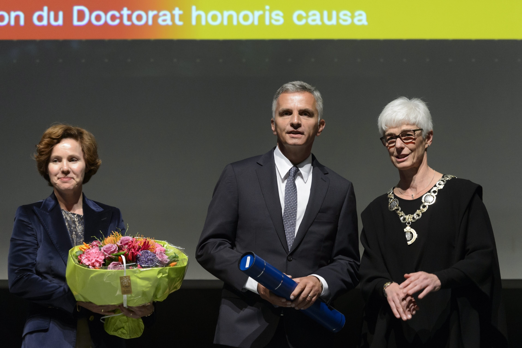 Didier Burkhalter, ancien étudiant de l'Université de Neuchâtel, en est désormais docteur honoris causa.