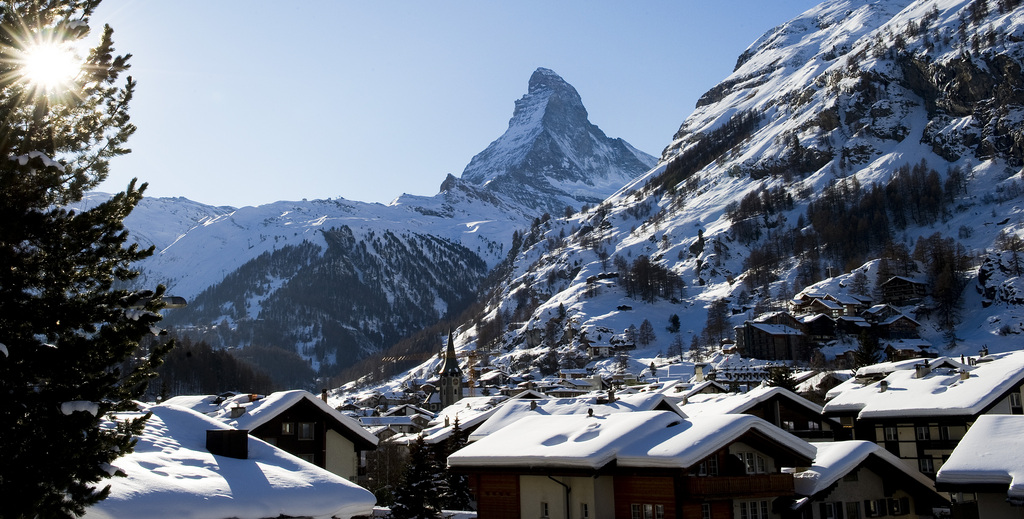 Les stations affichent de bons taux de réservation, que ce soit à l'hôtel ou en résidence secondaire. Ci-dessus Zermatt.